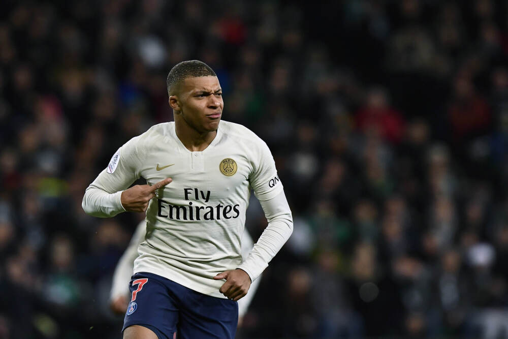 让劳模工匠走进校园、走近学生